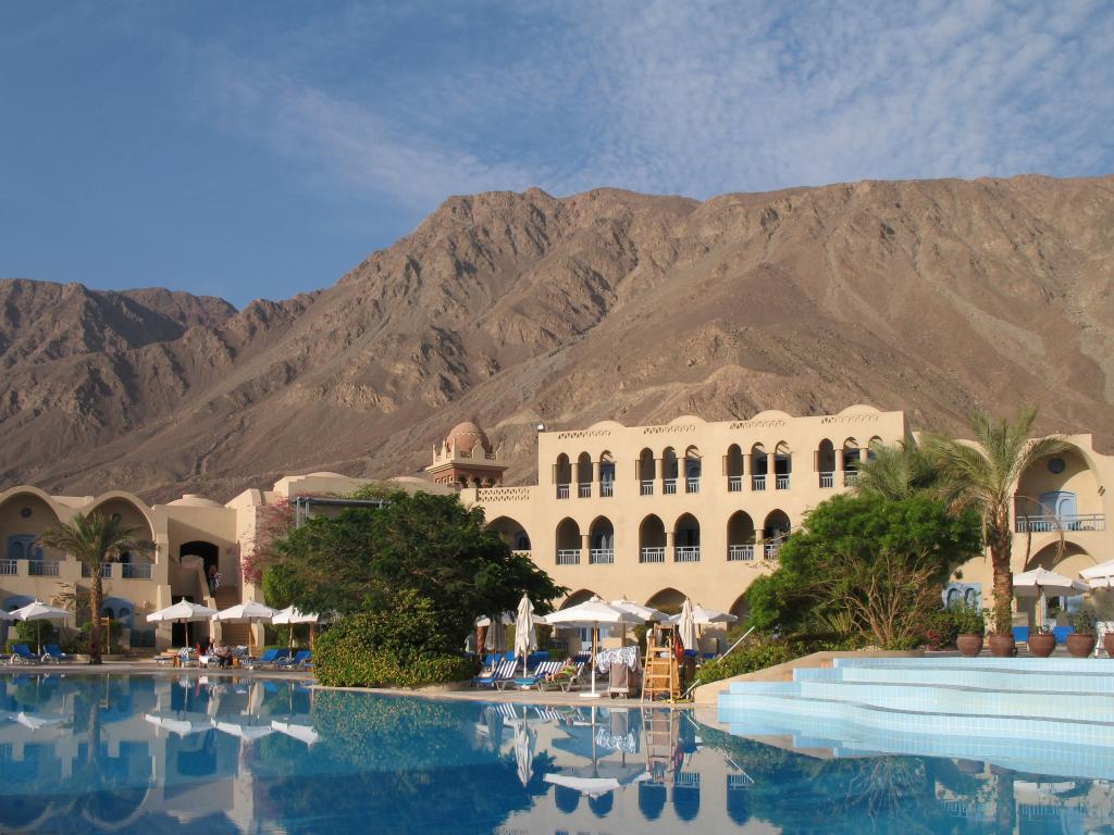 埃及塔巴酒店的游泳池