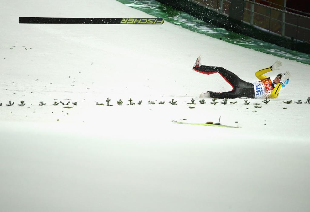 金牌得主德国滑雪跳高运动员塞弗林·弗雷德在奥运会在索契