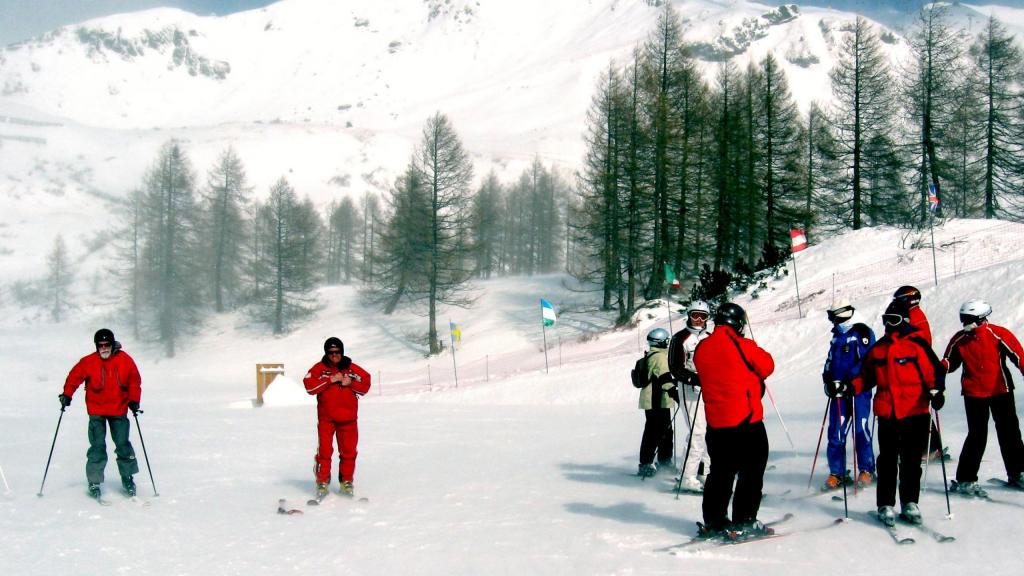 在Val di Fassa，意大利的滑雪胜地滑雪