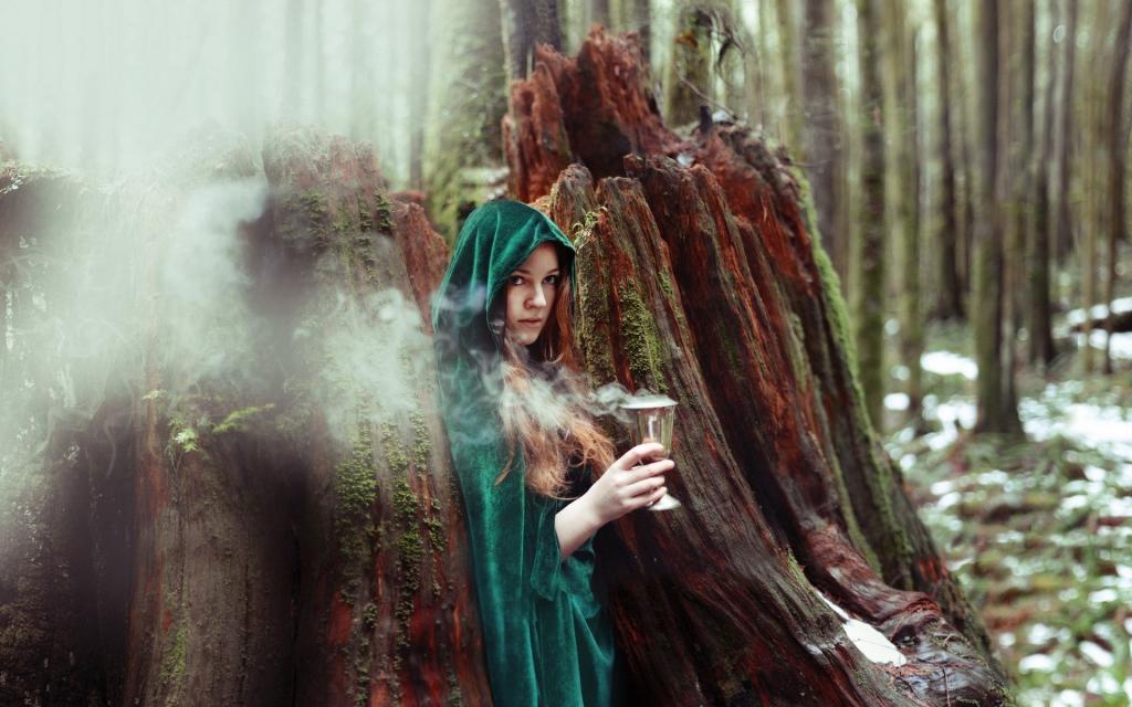 女巫在森林里抽烟的杯子