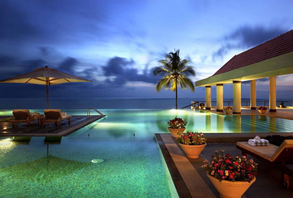 酒店在泰国普吉岛的海岸