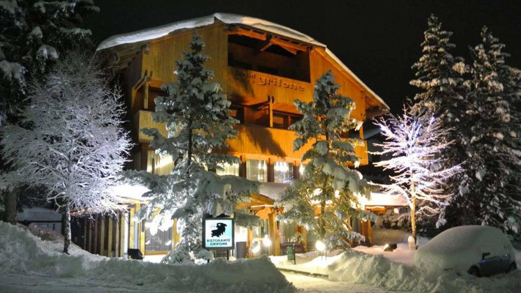 Hotel Grifon酒店位于意大利Madonna di Campiglio滑雪胜地