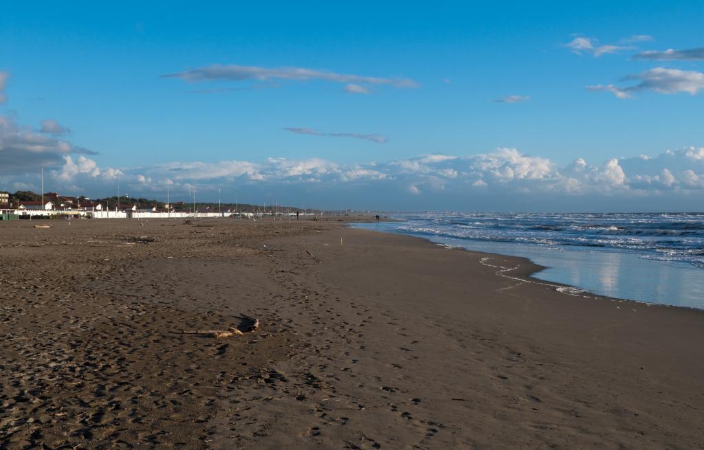 海滩在意大利马尔米堡的度假胜地