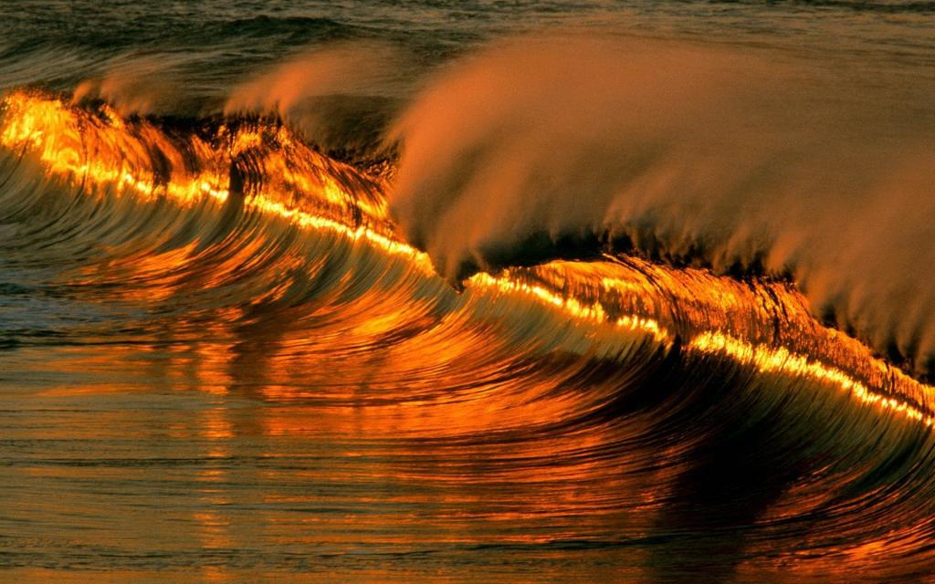 太阳反射在波浪中
