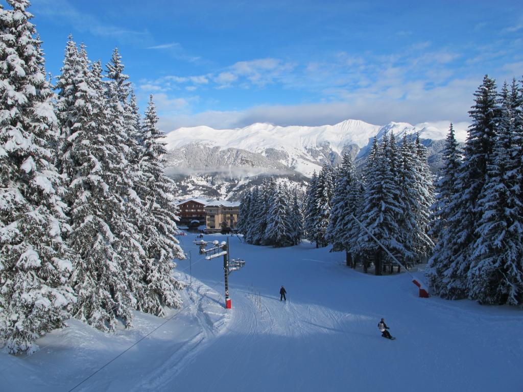 在法国Courchevel滑雪胜地滑雪