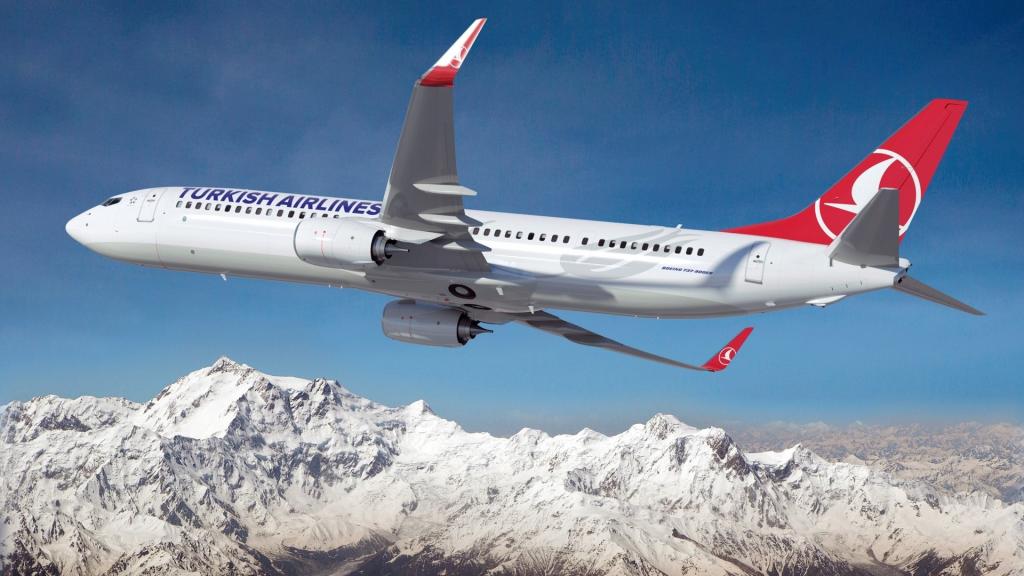 波音737  -  900ER的土耳其航空公司飞越雪山