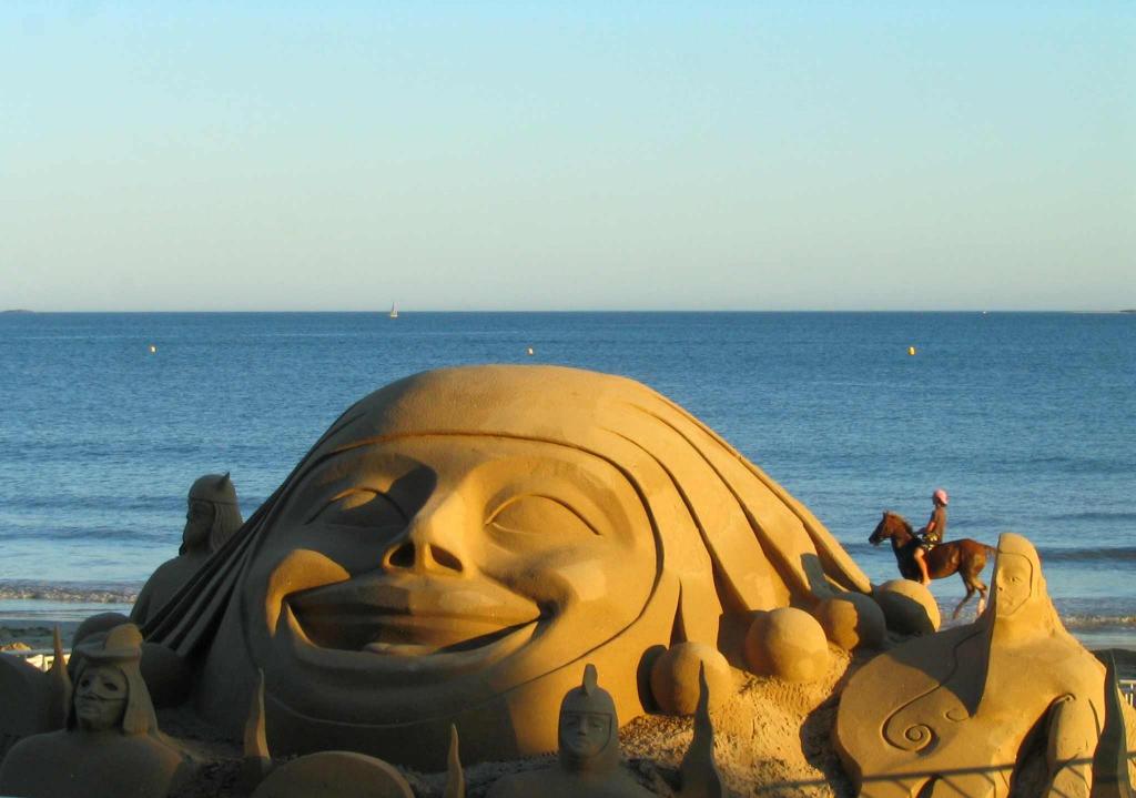 法国拉波勒度假胜地的沙雕