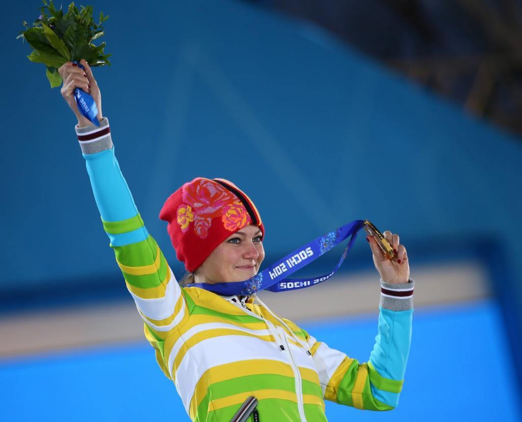 Karina Vogt德国运动员滑雪跳跃的金牌得主