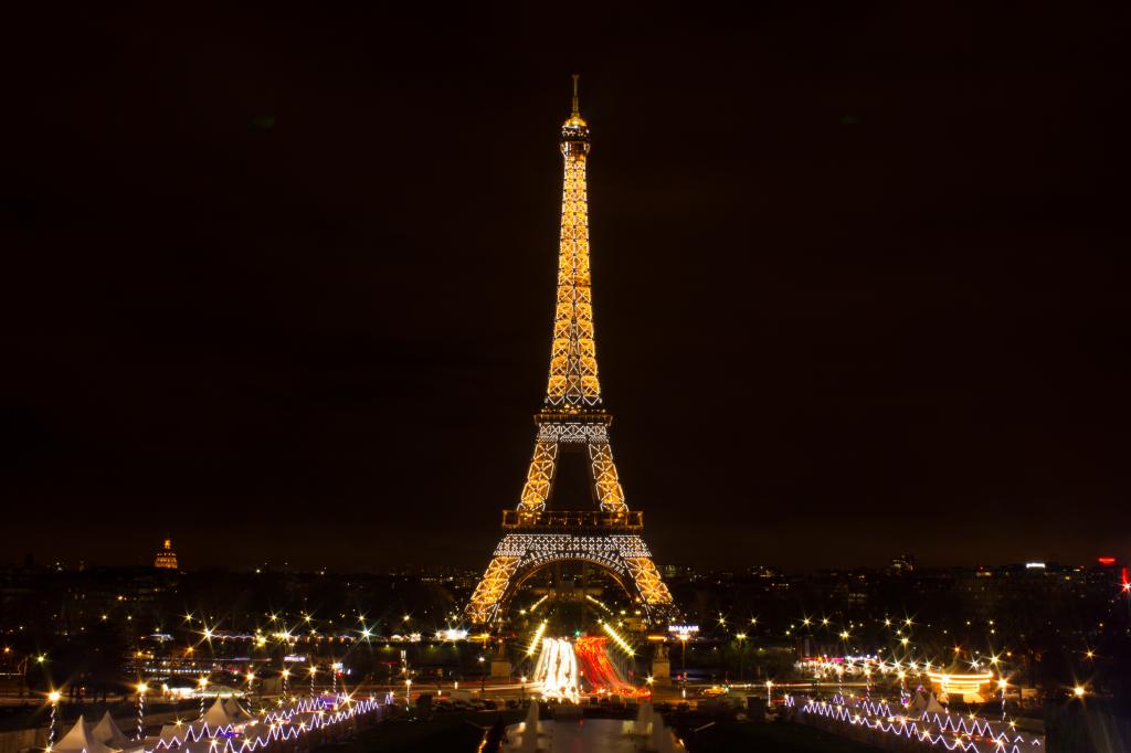 在巴黎的艾菲尔铁塔冬天2014年