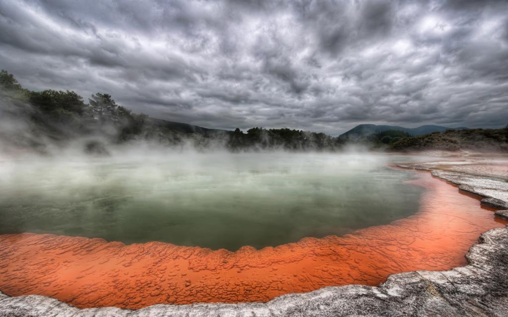 温泉在火山附近