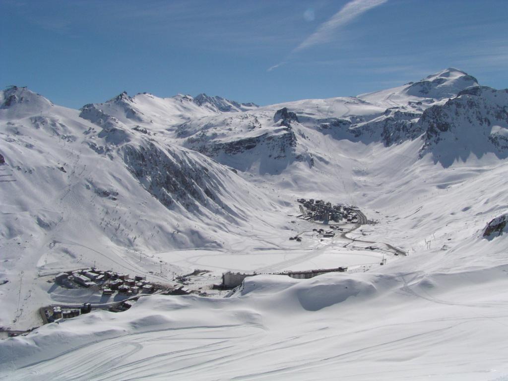 在蒂涅，法国滑雪胜地的山谷