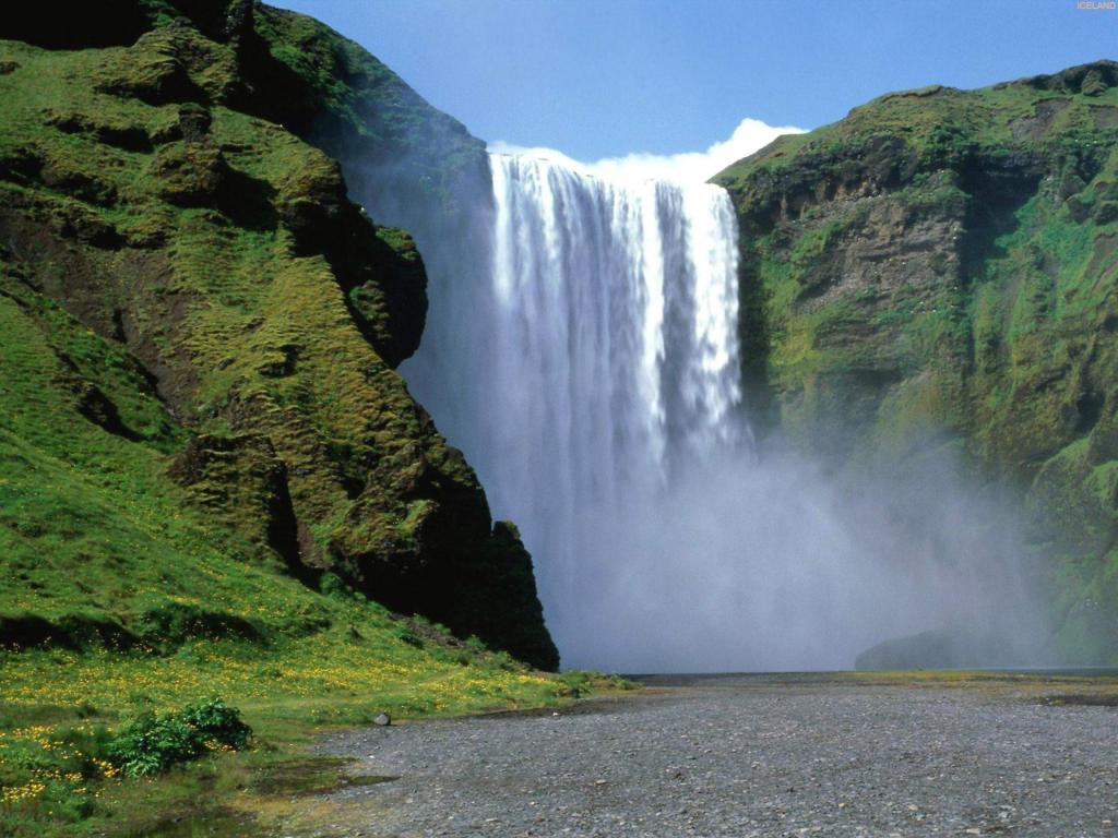 在冰岛的瀑布