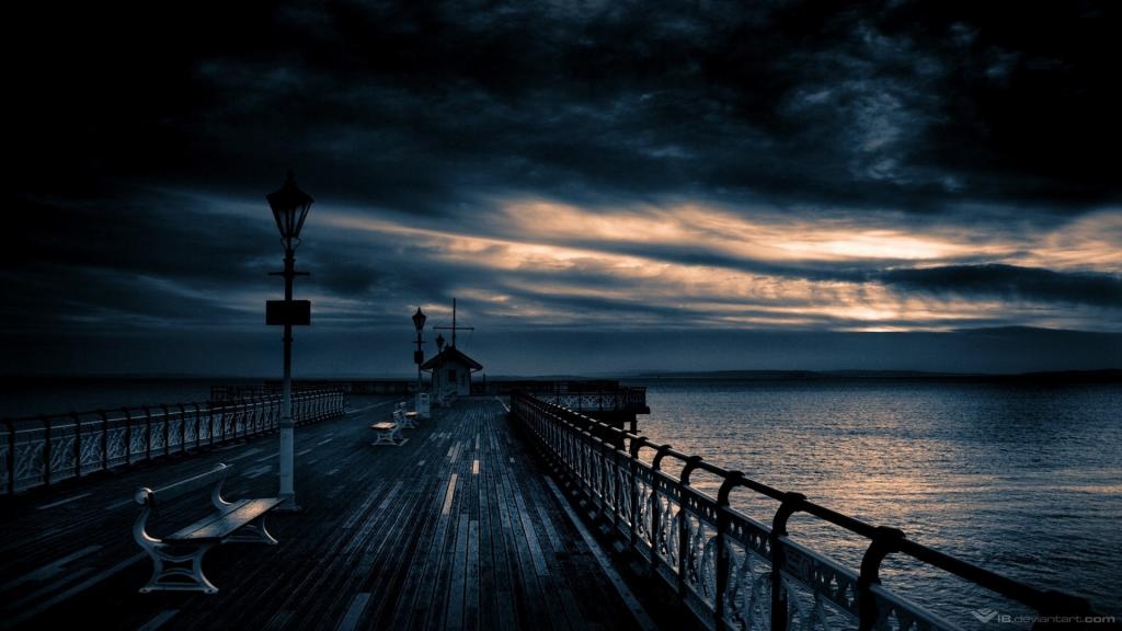码头上的日落与长凳