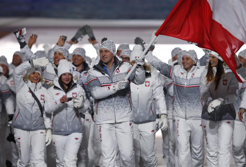 波兰队在奥运会开幕式上在索契举行
