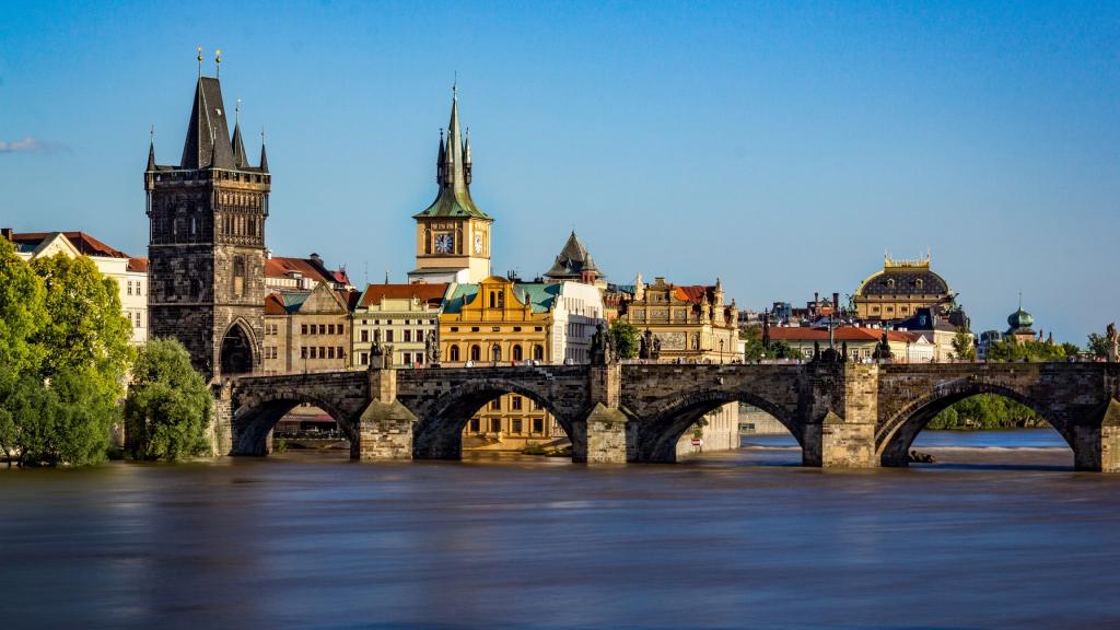 中世纪拱形的查理大桥，布拉格，捷克共和国