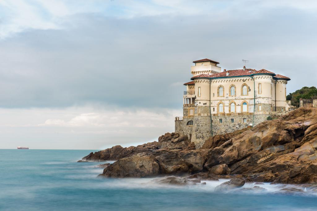 Boccale城堡在海岸，意大利古老大厦