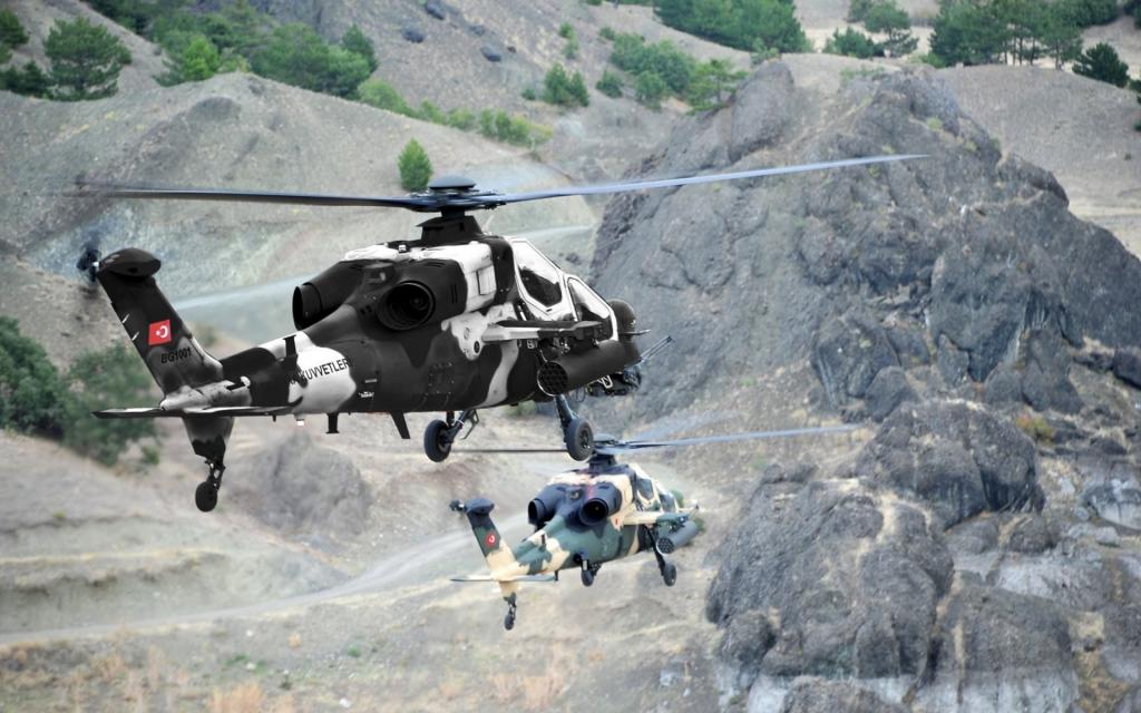 土耳其空军在山上的直升机
