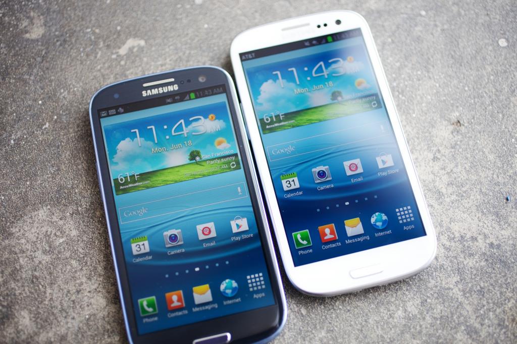 两个三星Galaxy S3