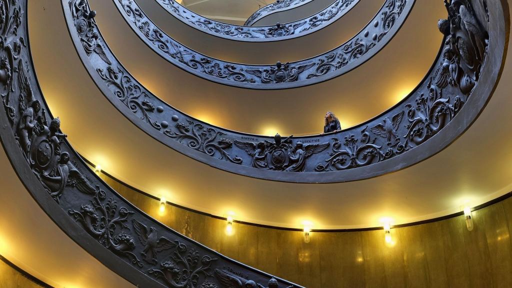 在梵蒂冈大厦的楼梯