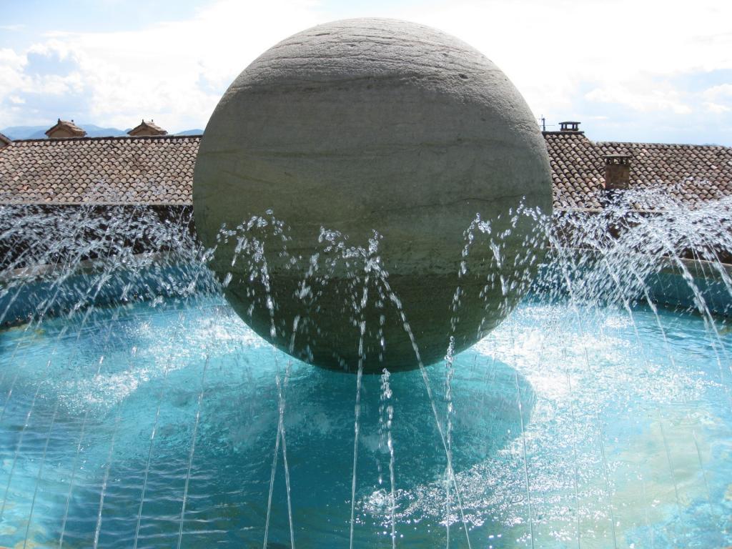 喷泉在圣马力诺，意大利