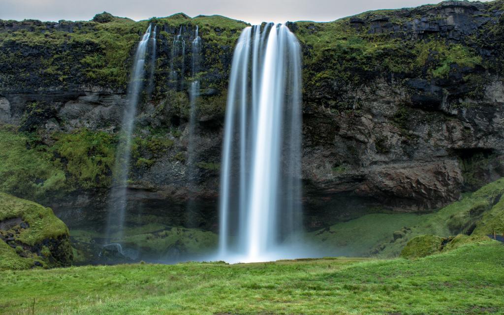 Seljyalandsfoss瀑布，冰岛
