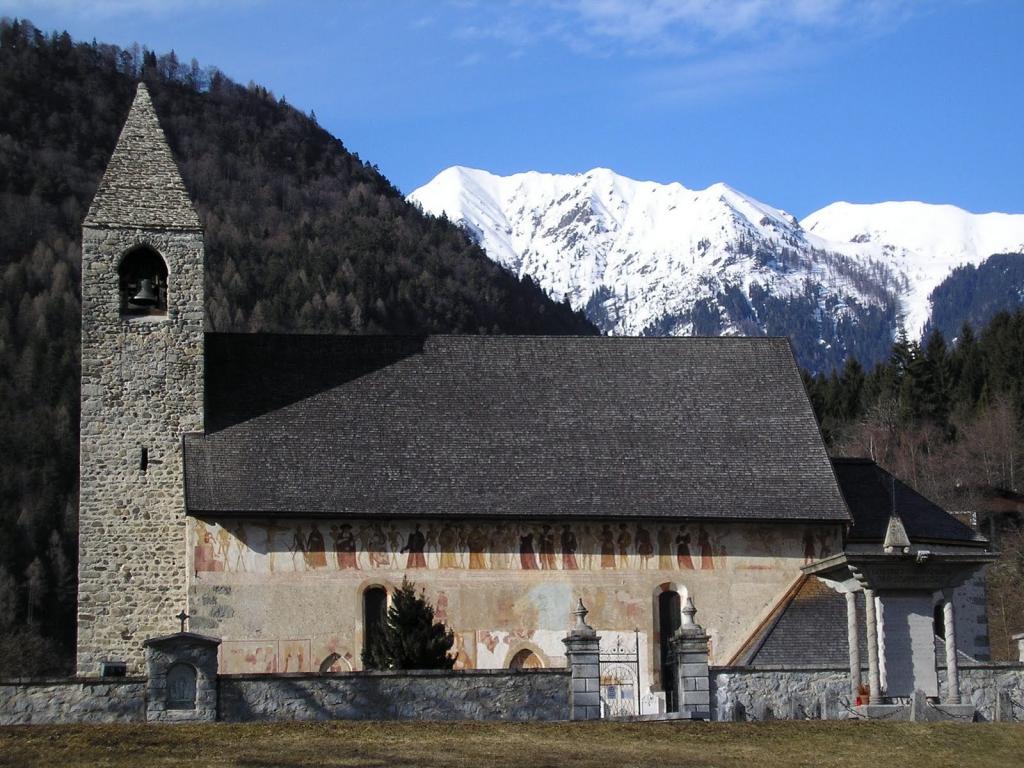 Madonna di Campiglio，意大利滑雪胜地的古老教会