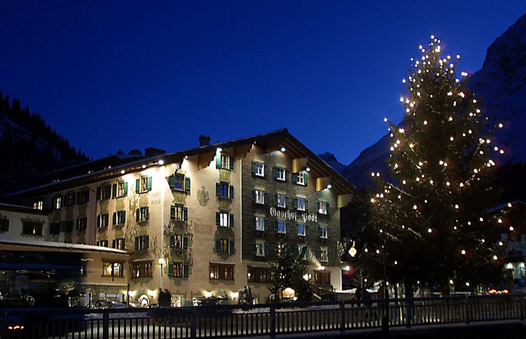 在莱希，奥地利滑雪胜地的圣诞节