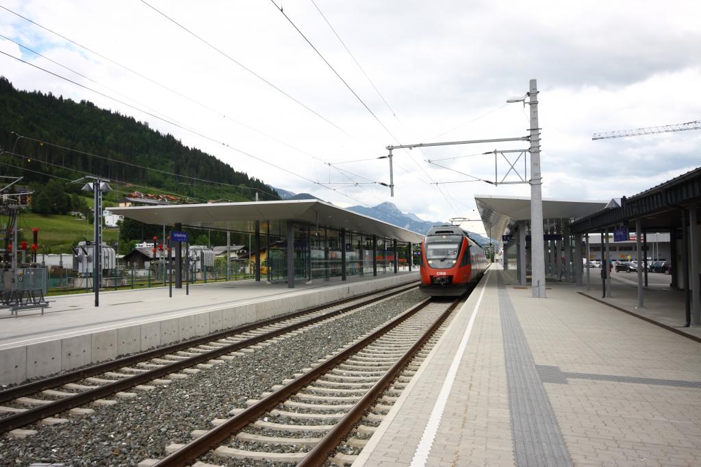 火车站在滑雪胜地施拉德明，奥地利