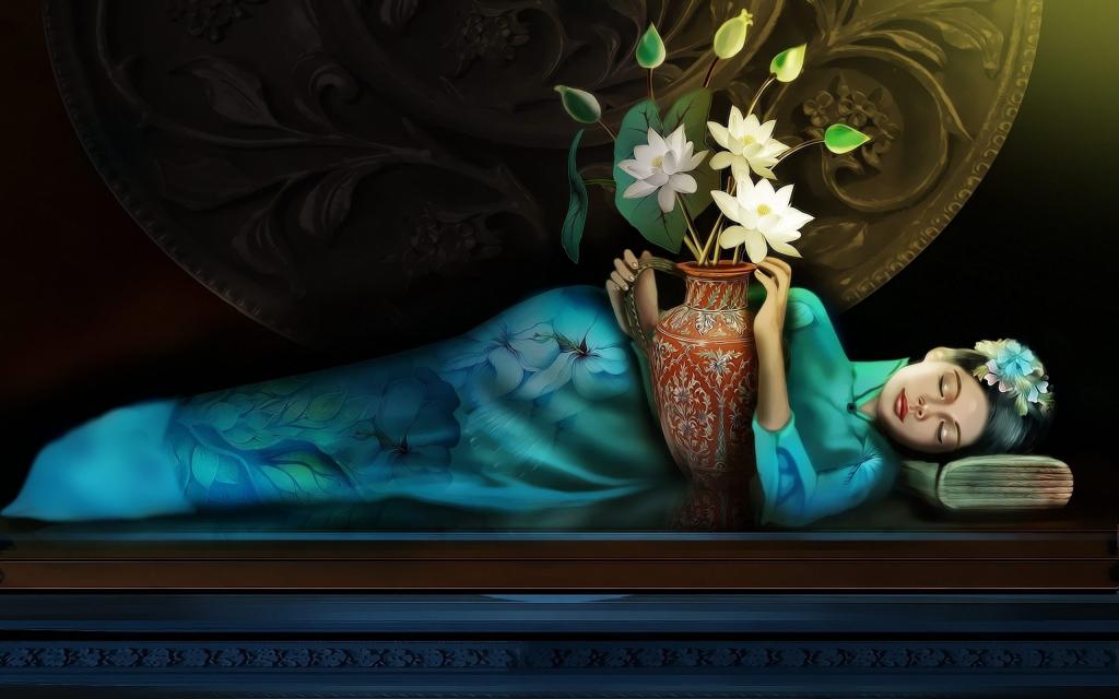 一个女孩正在与一个花瓶拥抱在一起睡觉