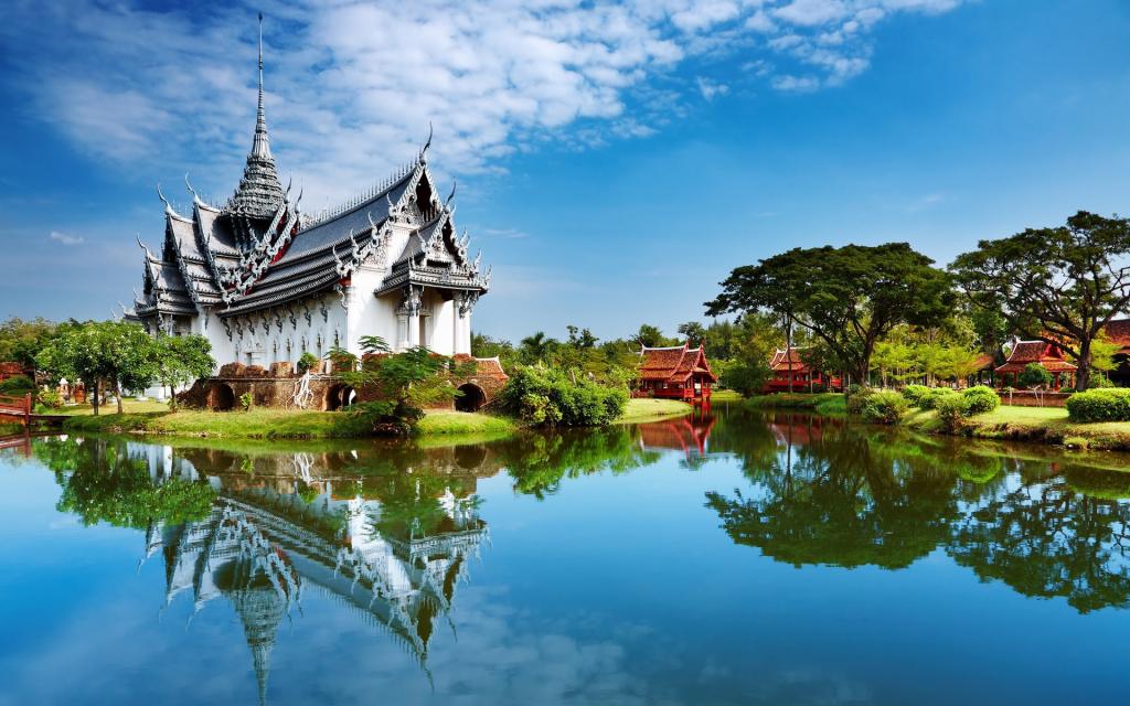 陶，泰国岛的岸边的寺庙