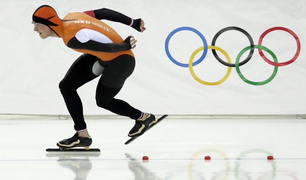 在索契冬奥会的背景下加速滑冰