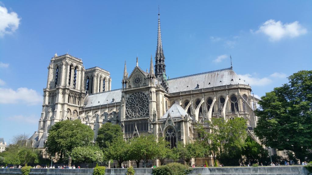 法国哥特式建筑巴黎圣母院