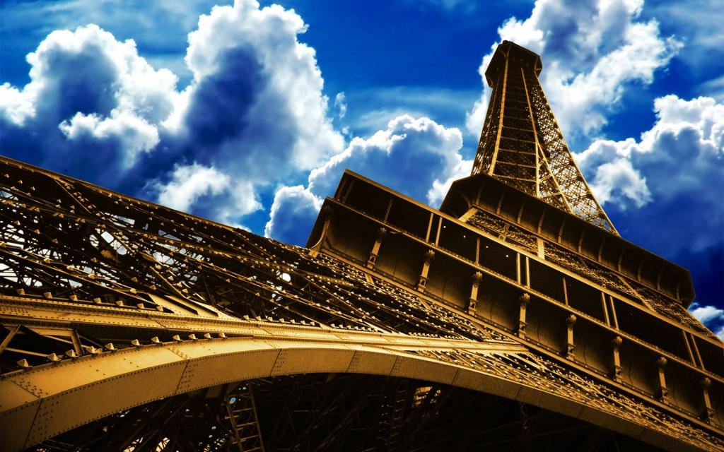 艾菲尔铁塔，巴黎