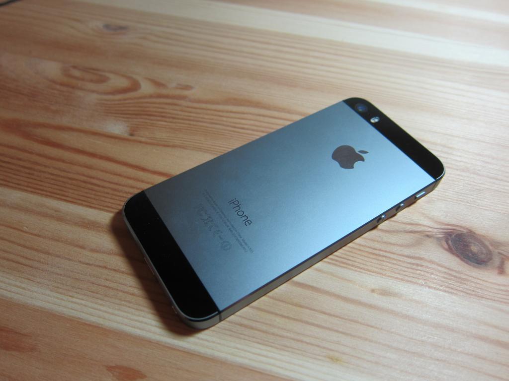新的Iphone 5S颜色空间灰色