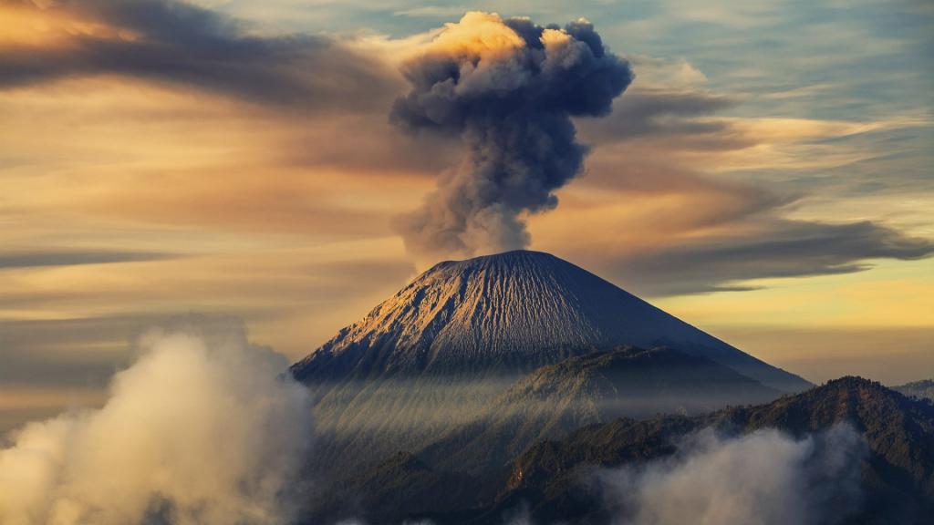 塞梅鲁 - 印度尼西亚爪哇岛上最高的火山