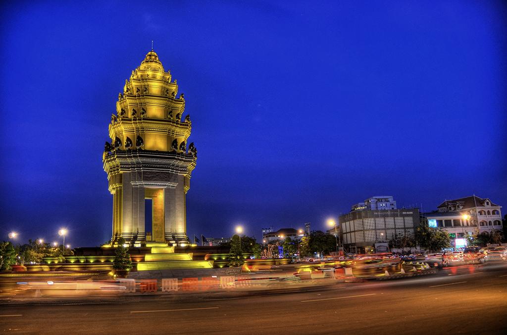 独立纪念碑在金边，柬埔寨