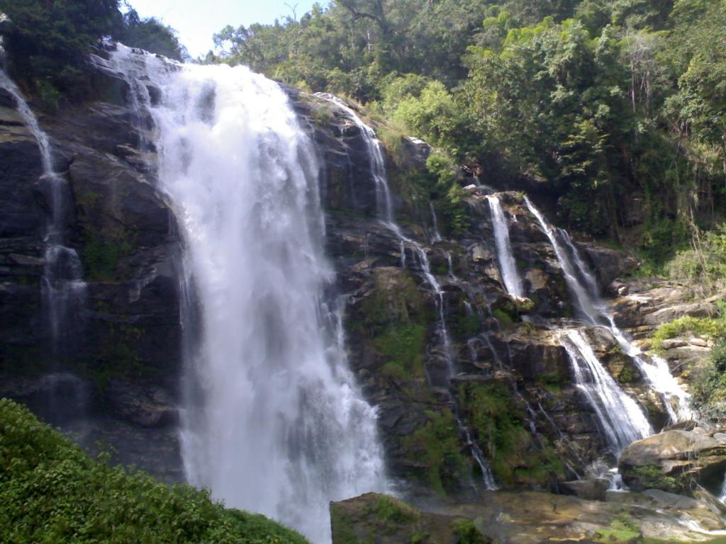 泰国清迈度假村附近的瀑布