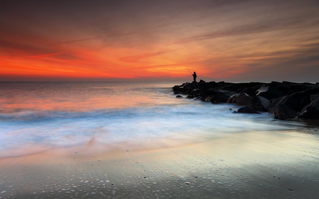蒙茅斯海滩，新泽西州在日出时，美国