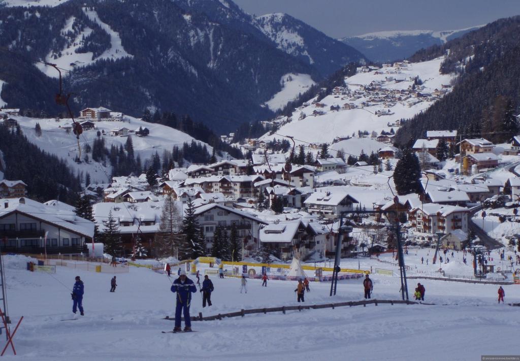 意大利Val Gardena滑雪胜地滑雪