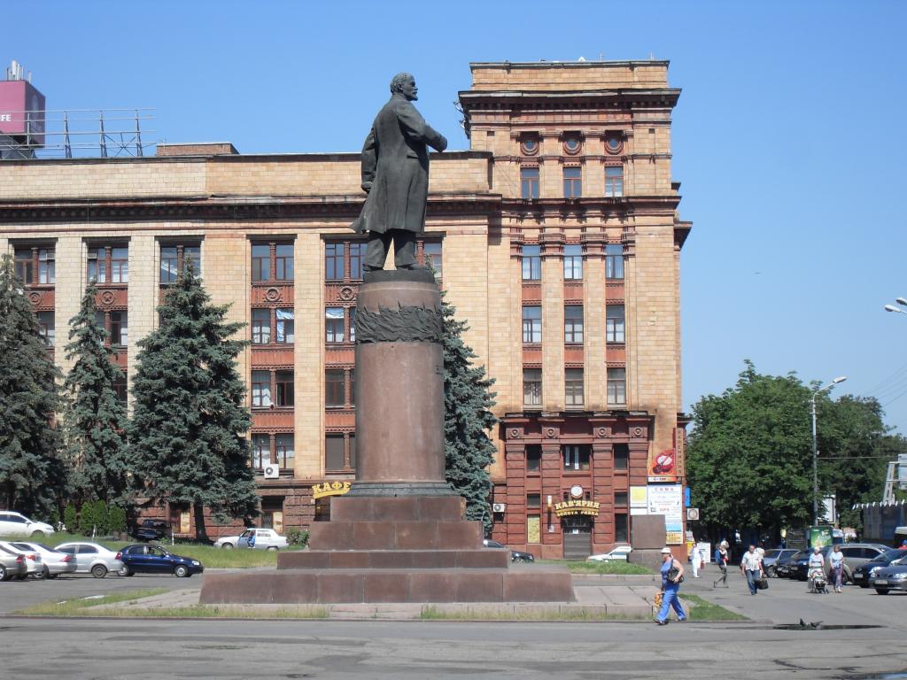列宁第聂伯罗彼得罗夫斯克雕像
