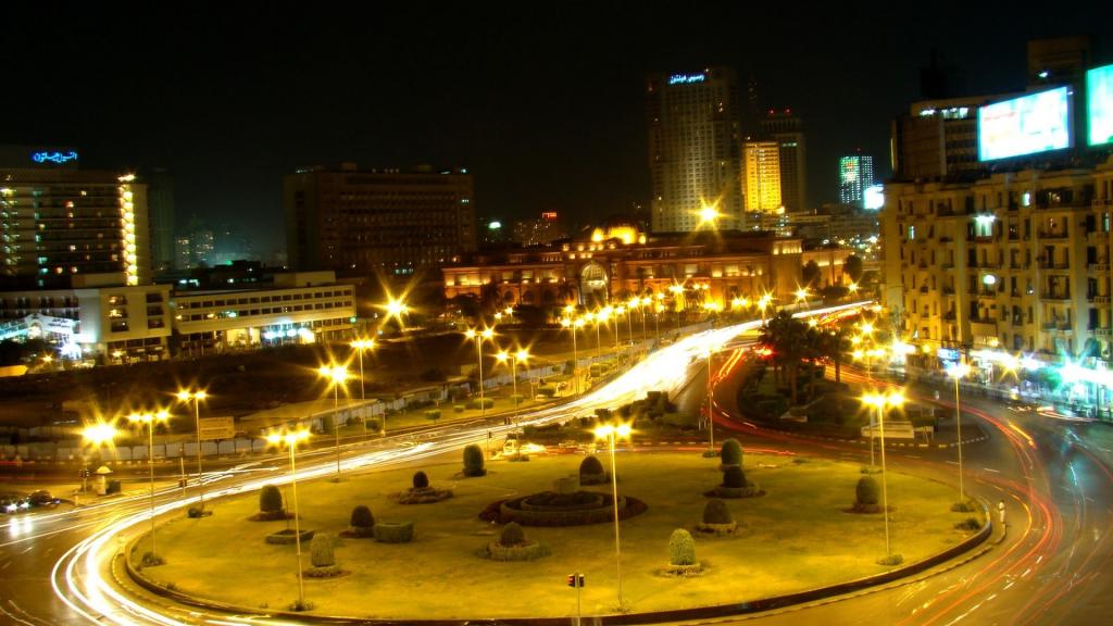 塔利尔在晚上在开罗