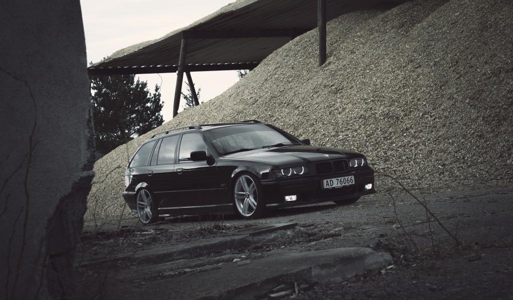 在瓦砾山的老BMW E28