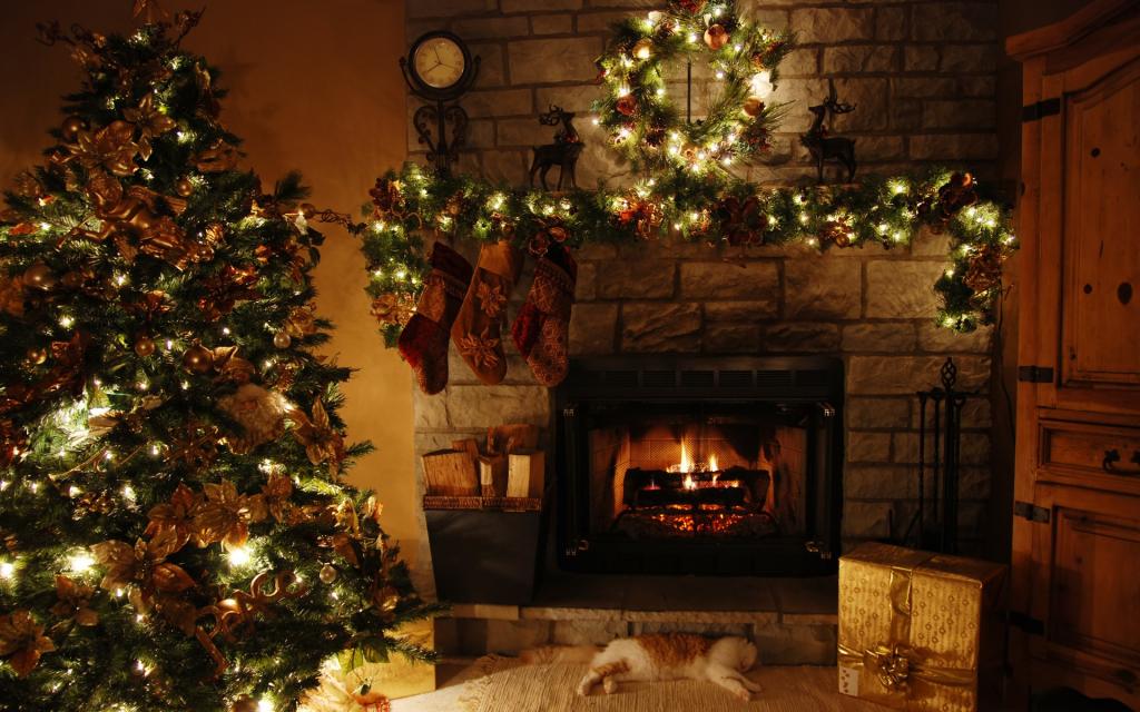 美丽的圣诞树装饰品和房屋
