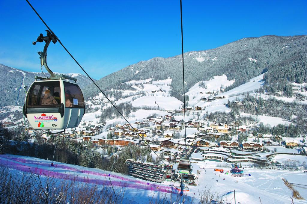 奥地利Bad Kleinkirchheim滑雪胜地的冬季滑雪缆车