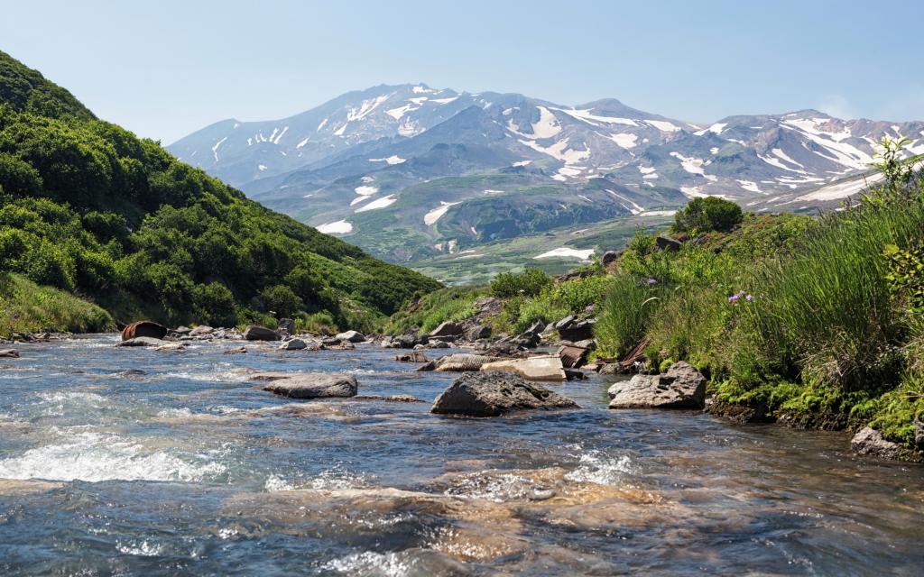 如画的山小河，堪察加俄罗斯