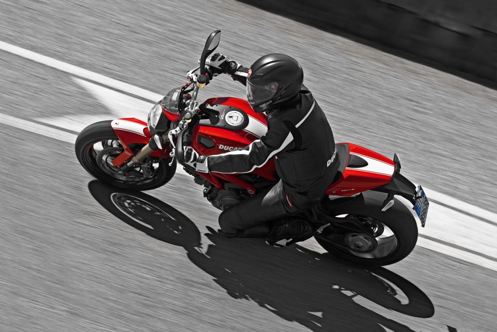 新的可靠的摩托车杜卡迪怪物796科西嘉条纹