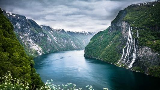 挪威七姐妹瀑布唯美风光